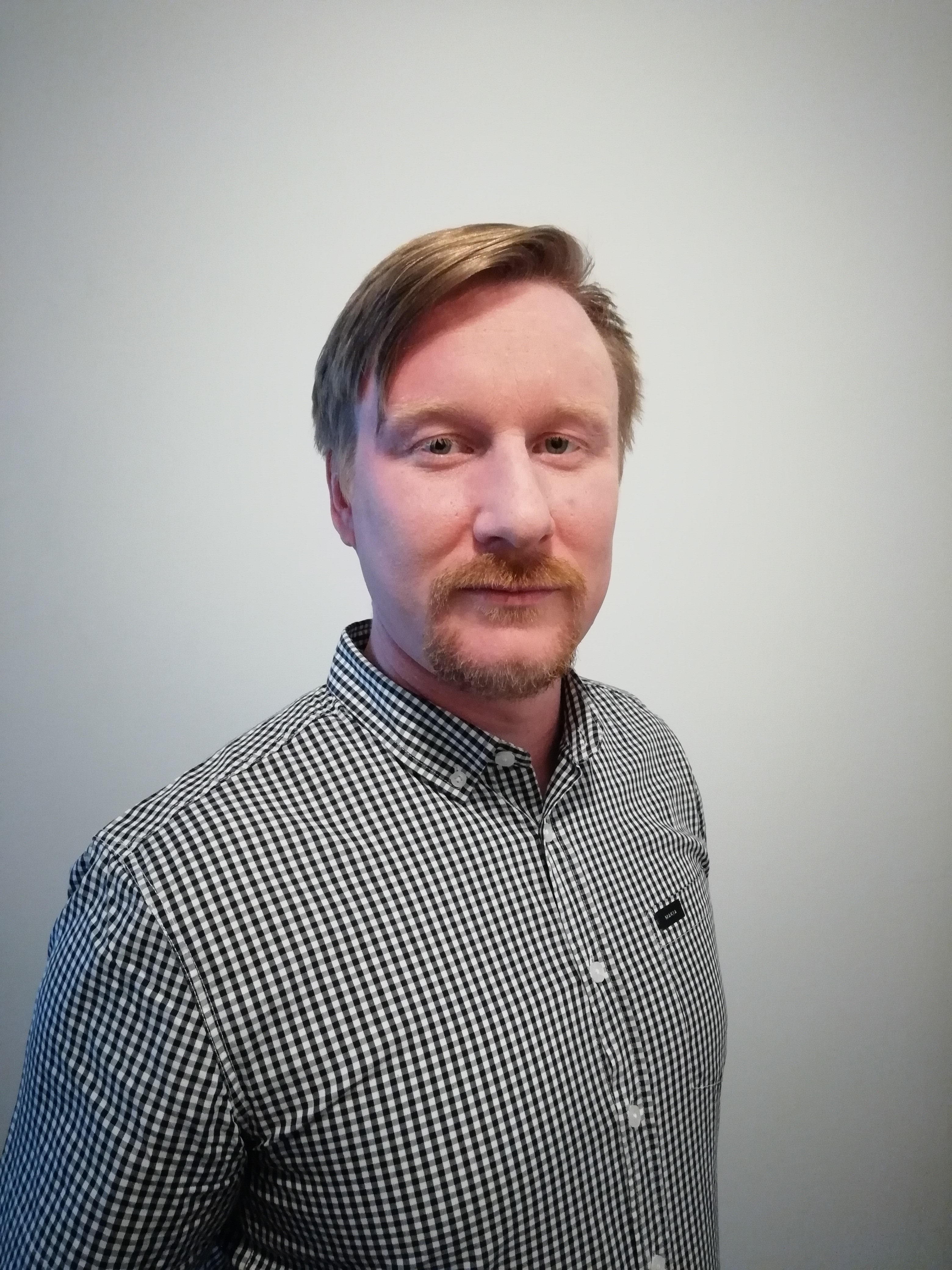 Amada myyjä